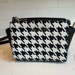 Michael Kors houndstooth crossbody bag